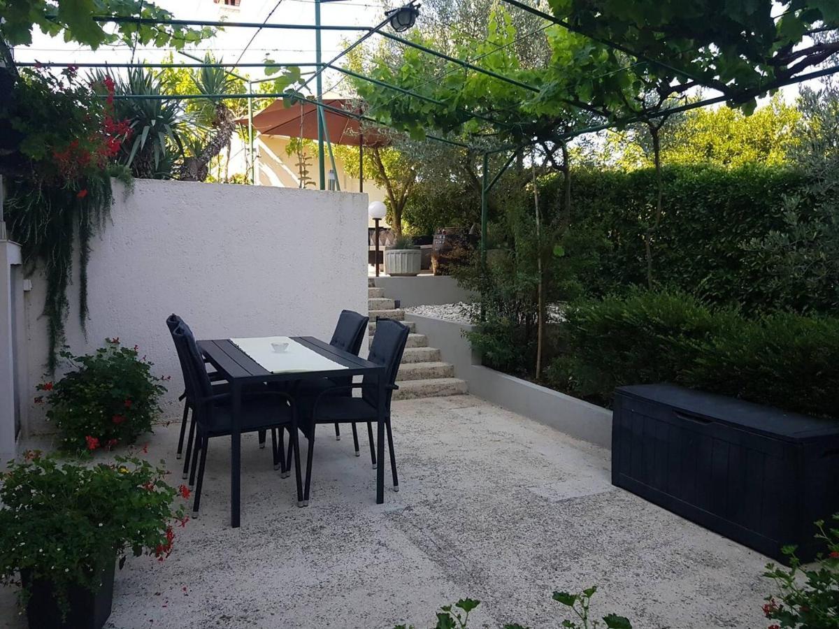 Apartment Tara Pula Exterior photo