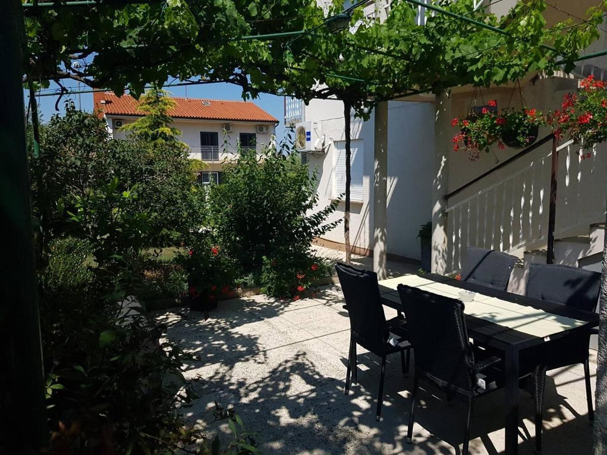 Apartment Tara Pula Exterior photo