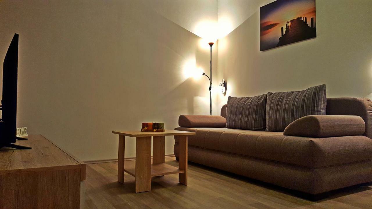 Apartment Tara Pula Exterior photo