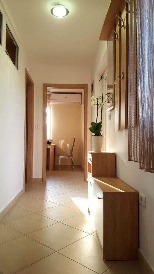 Apartment Tara Pula Exterior photo